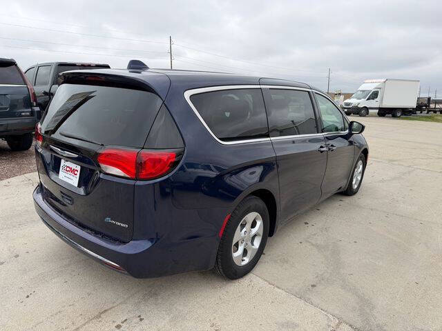 2017 Chrysler Pacifica Hybrid Touring Plus