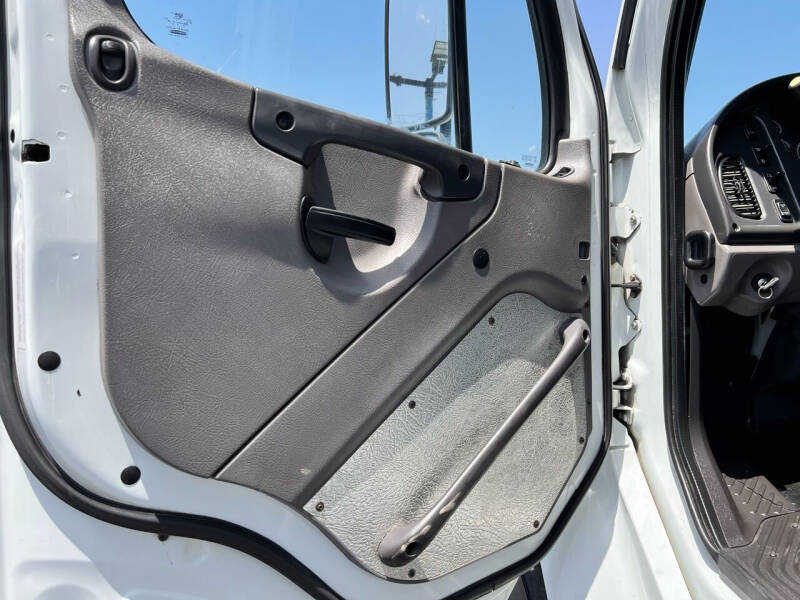 2017 Freightliner M2 106