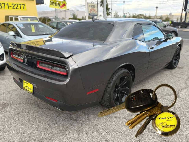 2015 Dodge Challenger SXT