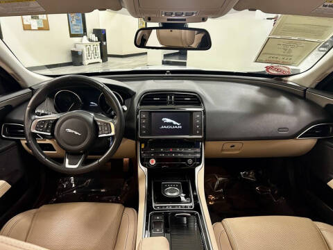 2018 Jaguar XE 25t Prestige