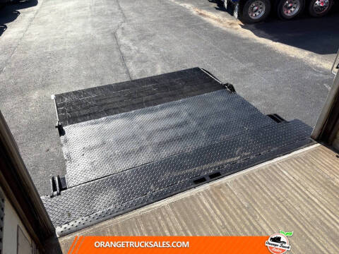 2017 Freightliner M2 106