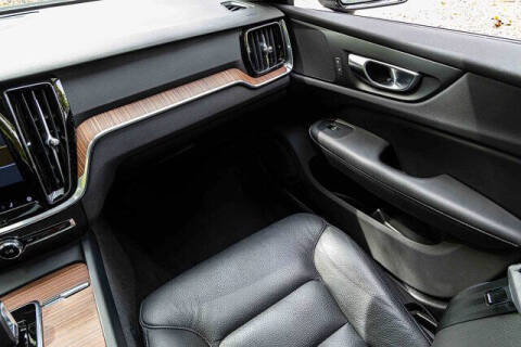 2024 Volvo S60 B5 Plus Dark Theme