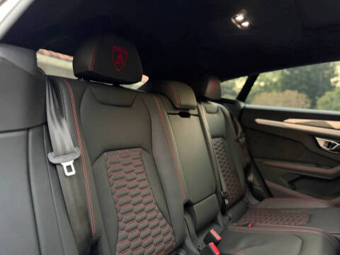 2022 Lamborghini Urus