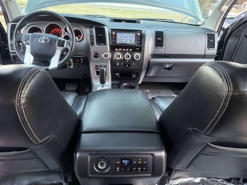 2016 Toyota Sequoia SR5