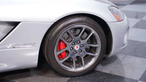 2005 Dodge Viper SRT-10