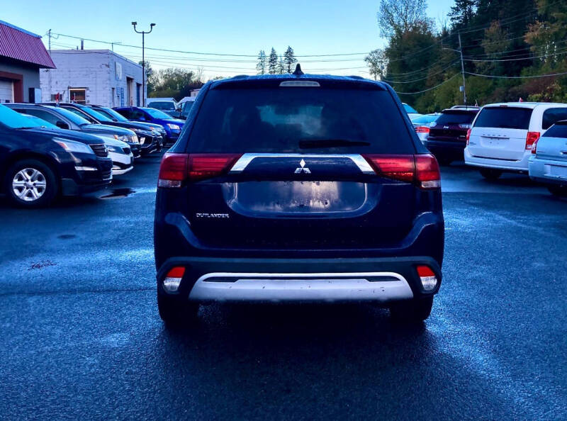 2020 Mitsubishi Outlander ES