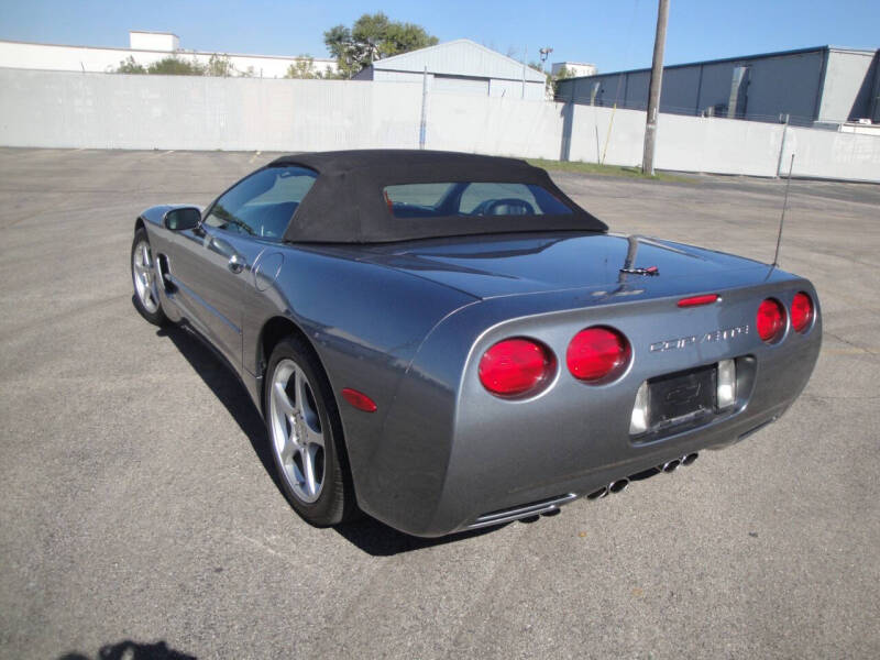 2004 Chevrolet Corvette