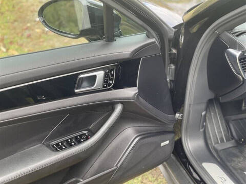 2020 Porsche Panamera 4