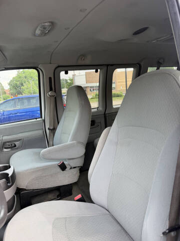 2008 Ford E-Series E-350 SD XLT