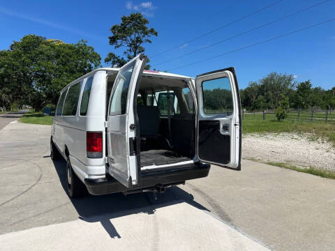 2003 Ford E-Series E-350 SD XLT