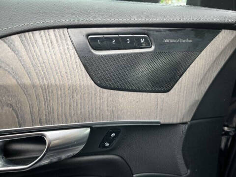 2022 Volvo XC90 Recharge T8 Inscription 6P