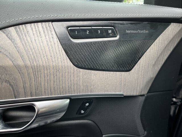 2022 Volvo XC90 Recharge T8 Inscription 6P