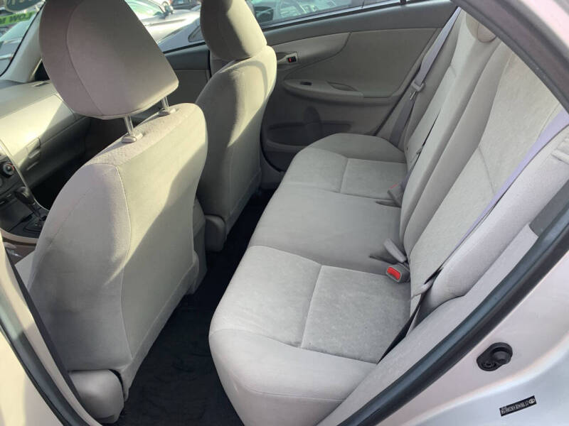 2009 Toyota Corolla LE