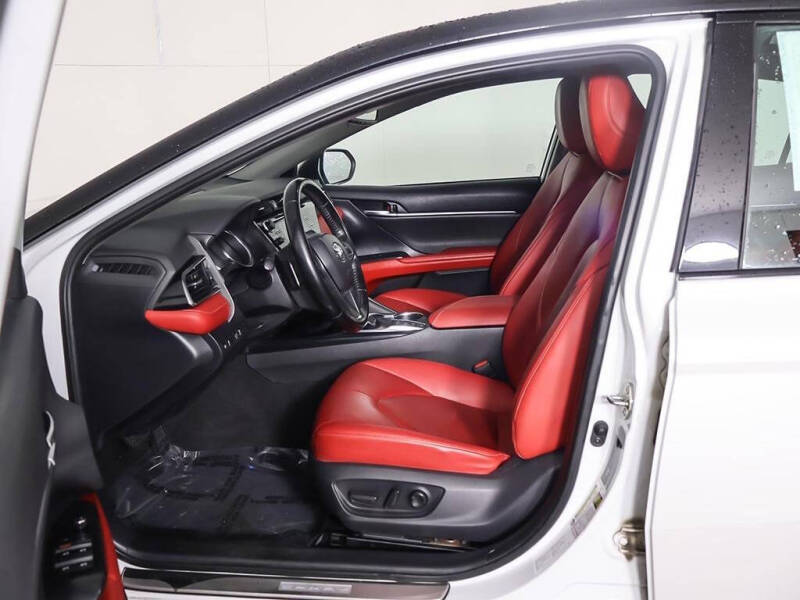 2019 Toyota Camry XSE