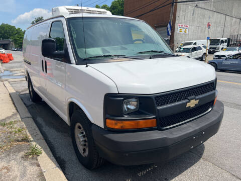2009 Chevrolet Express Cargo for sale at Deleon Mich Auto Sales in Yonkers NY