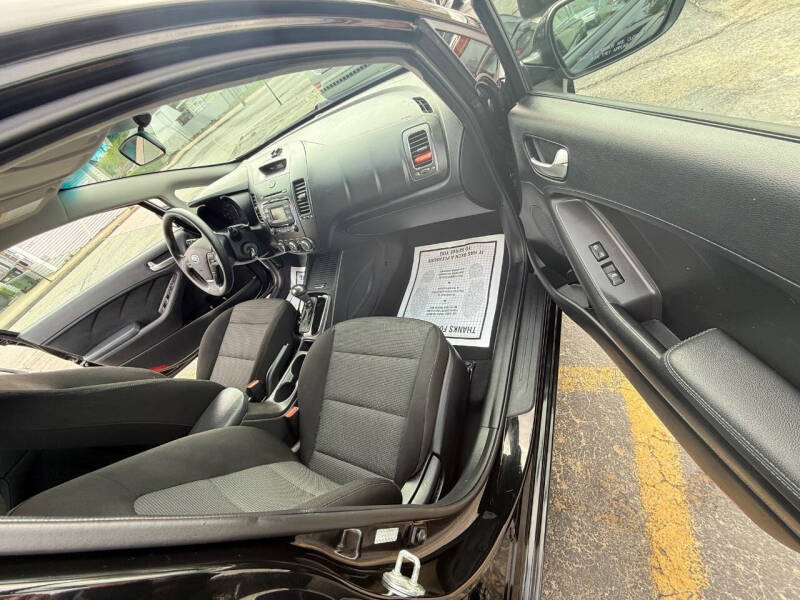 2017 Kia Forte5 LX