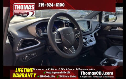 2026 Chrysler Pacifica Select