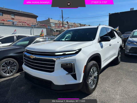 2025 Chevrolet Traverse LT