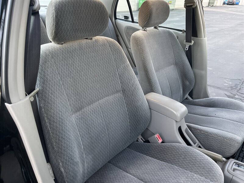 2001 Toyota Corolla LE