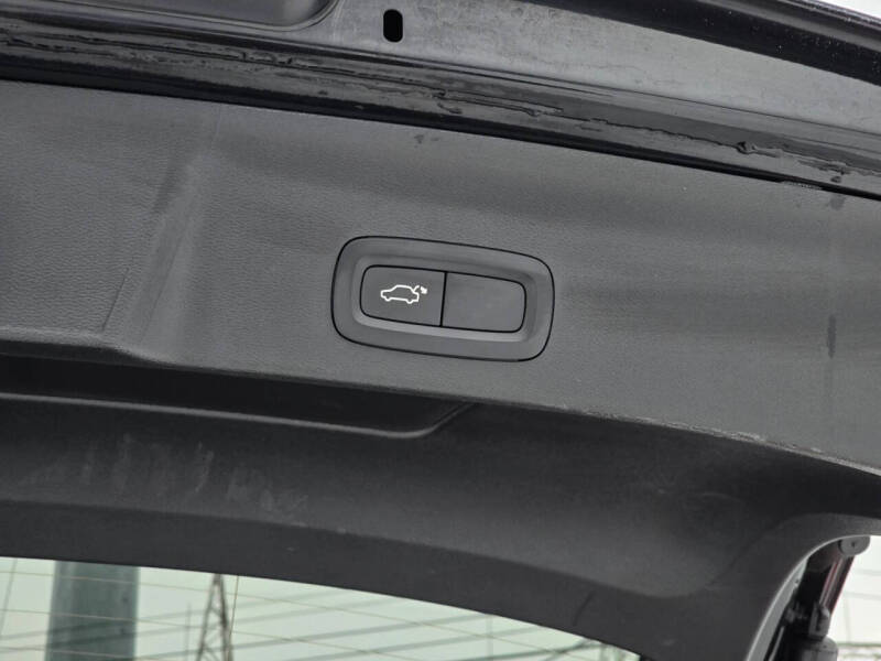 2021 Volvo XC40 T5 Momentum