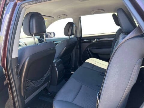 2011 Kia Sorento LX