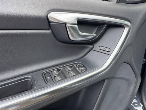 2015 Volvo V60 T5 Drive-E Platinum