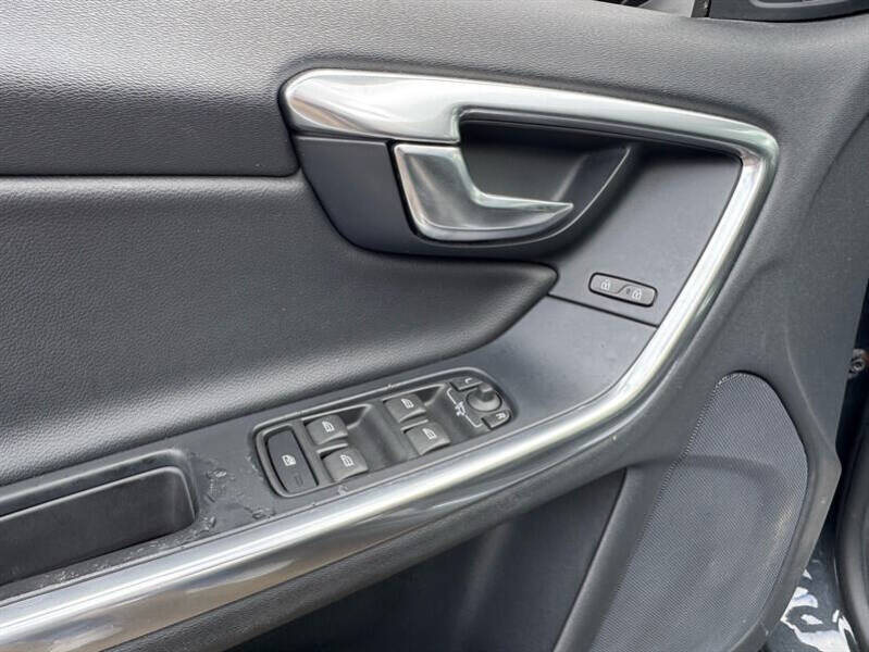 2015 Volvo V60 T5 Drive-E Platinum