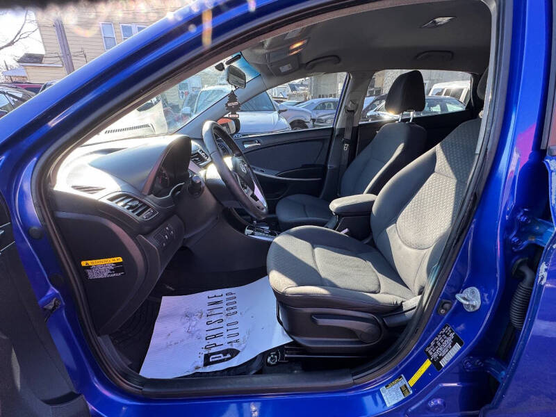 2012 Hyundai Accent SE