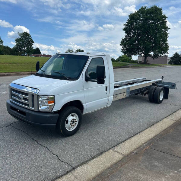 2011 Ford Econoline's photo
