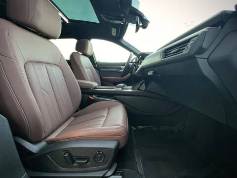 2023 Audi e-tron quattro Premium Plus