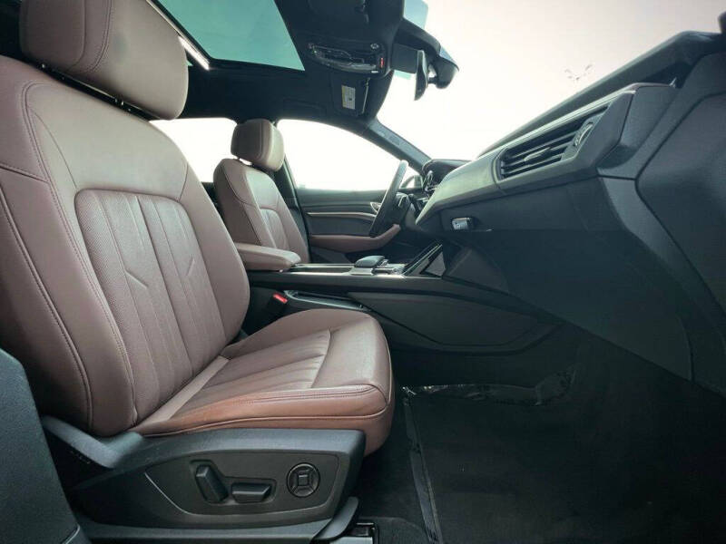 2023 Audi e-tron quattro Premium Plus