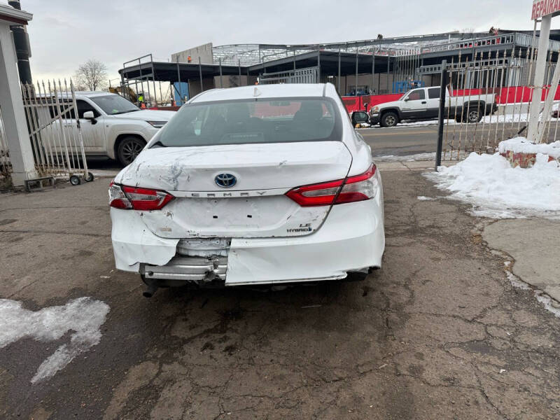 2019 Toyota Camry Hybrid LE