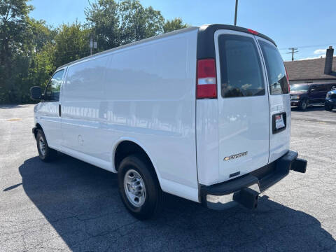 2022 Chevrolet Express 2500