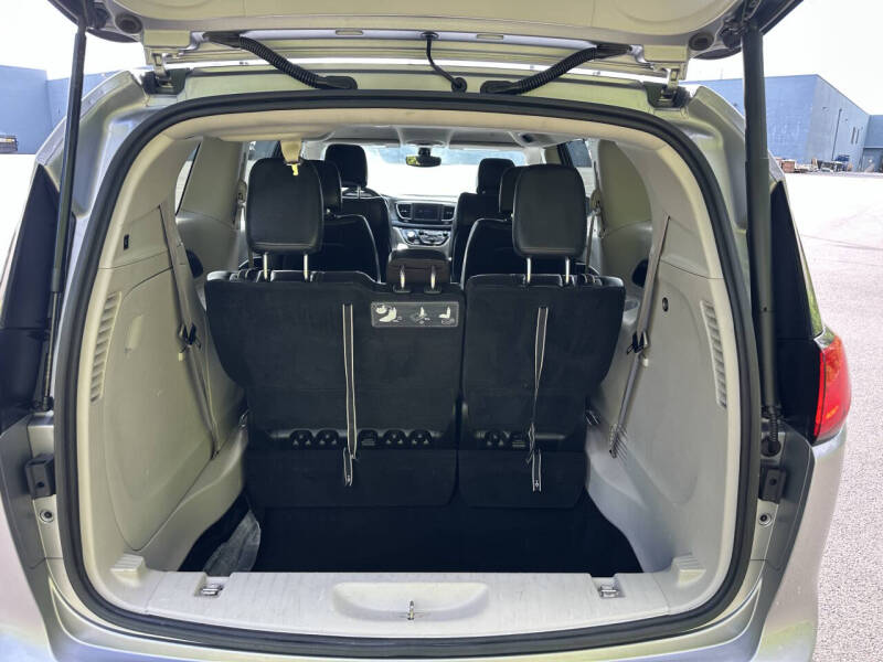 2020 Chrysler Pacifica Touring L