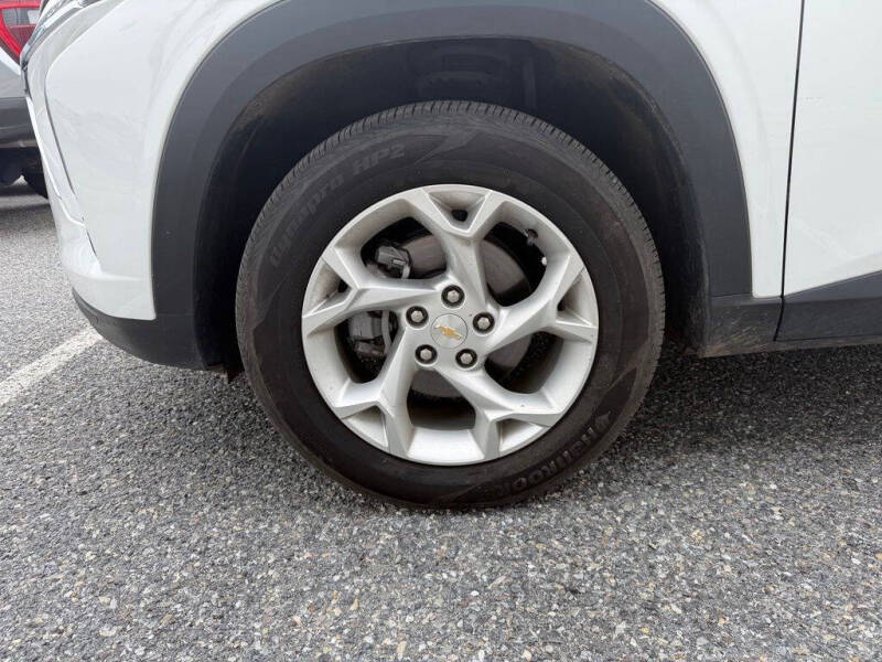 2025 Chevrolet Trax LS