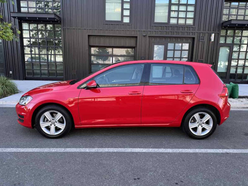 2017 Volkswagen Golf TSI Wolfsburg Edition