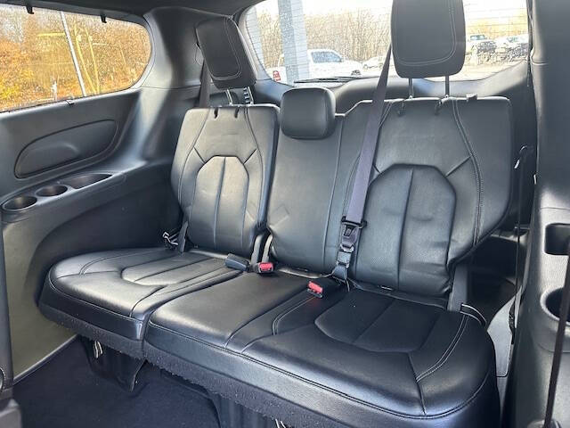 2022 Chrysler Pacifica Touring L