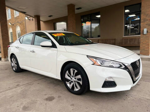 2020 Nissan Altima for sale at Arandas Auto Sales in Milwaukee WI