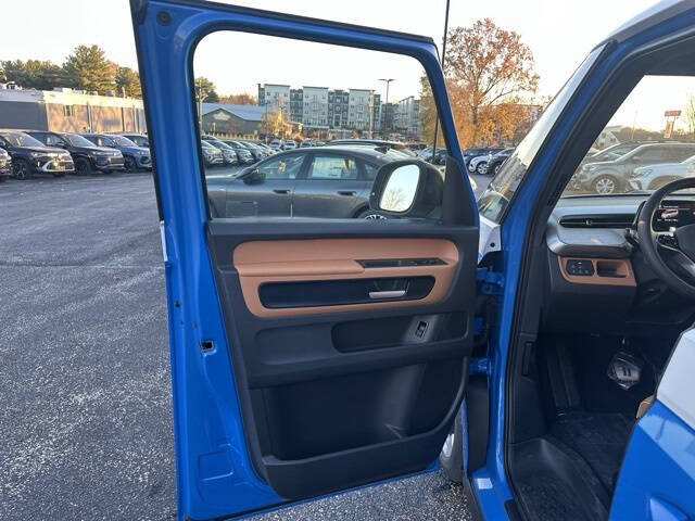 2025 Volkswagen ID. Buzz Pro S Plus 4Motion