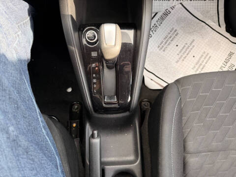 2022 Nissan Kicks S