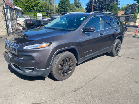 2017 Jeep Cherokee for sale at Chuck Wise Motors in Portland OR