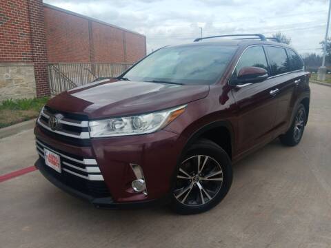 2017 Toyota Highlander for sale at AUTO DIRECT in Houston TX