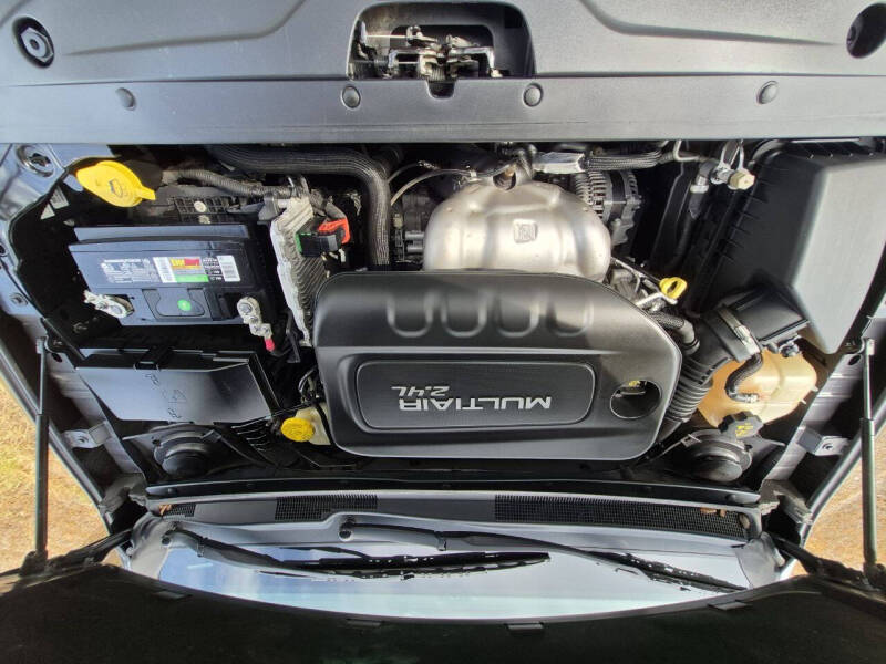 2016 Chrysler 200 LX