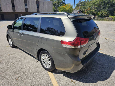 2012 Toyota Sienna