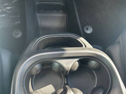 2025 Chrysler Voyager LX