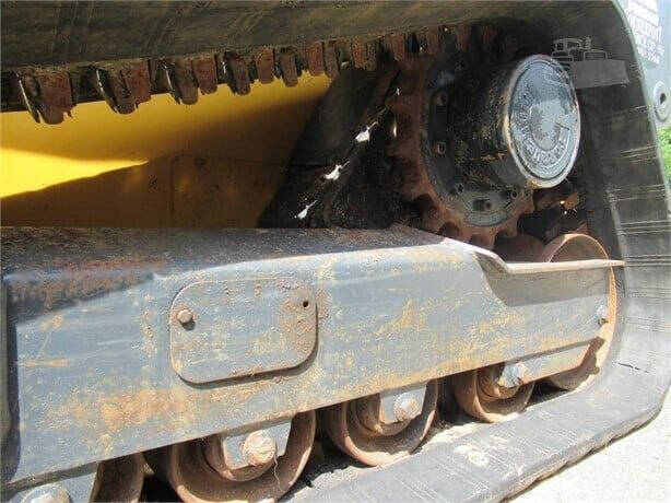 2011 John Deere 329D