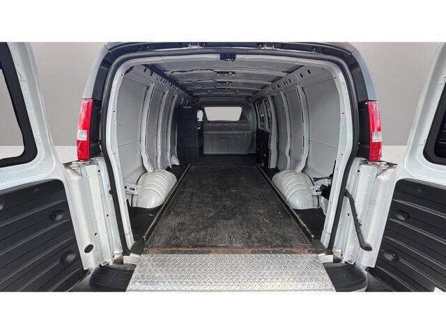 2022 Chevrolet Express 2500