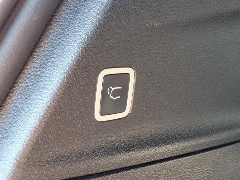 2023 Chrysler Pacifica Plug-In Hybrid Touring L