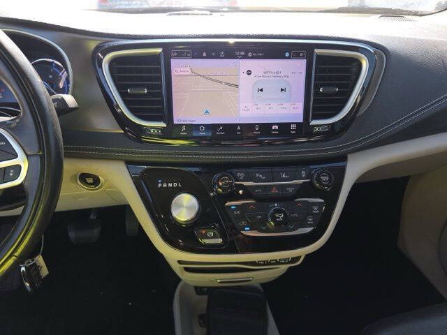 2022 Chrysler Pacifica Hybrid Touring L