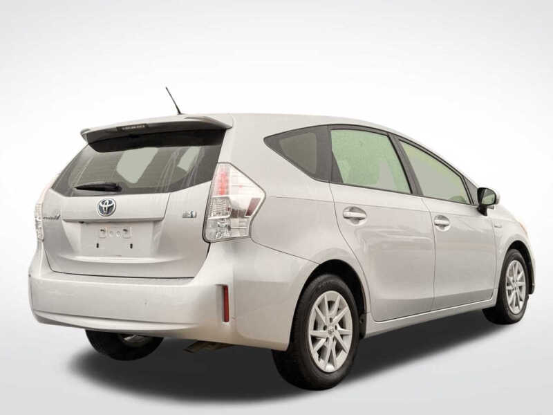 2014 Toyota Prius v Two